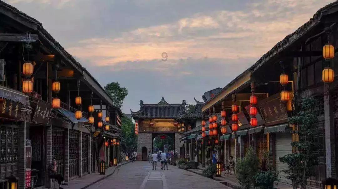 汤慧霭：嫁入豪门没工作，投资被嘲没眼光，后用收益“打脸”众人